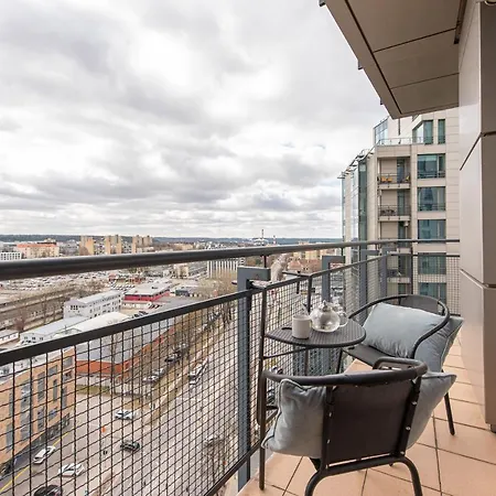 Cohost I 2bd Highrise Apt, W-balcony & Airconditioning, Great Views *