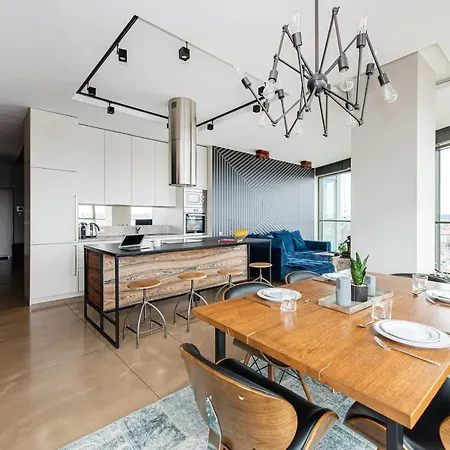 Cohost I 2bd Highrise Apt, W-balcony & Airconditioning, Great Views