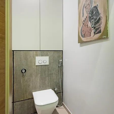 Cohost I 2bd Highrise Apt, W-balcony & Airconditioning, Great Views Apartment *