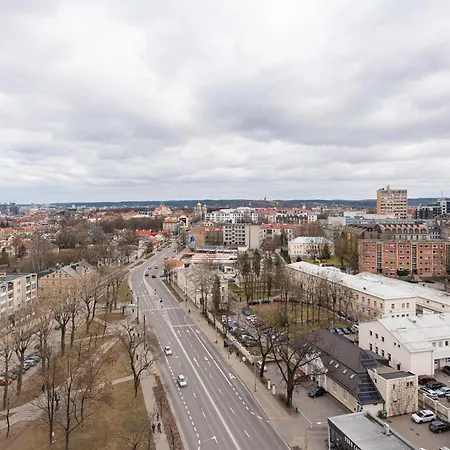 Cohost I 2bd Highrise Apt, W-balcony & Airconditioning, Great Views Apartment