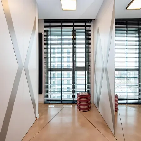 Cohost I 2bd Highrise Apt, W-balcony & Airconditioning, Great Views Apartment