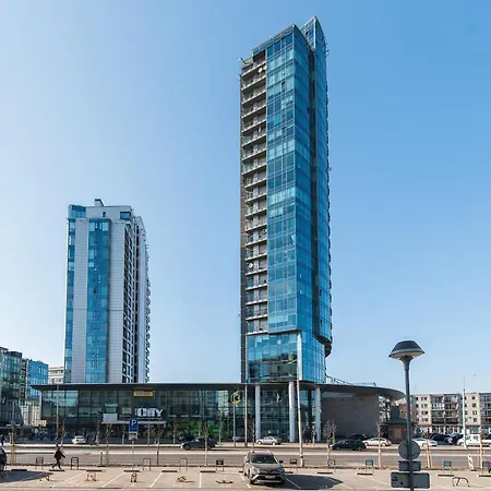 Cohost I 2bd Highrise Apt, W-balcony & Airconditioning, Great Views