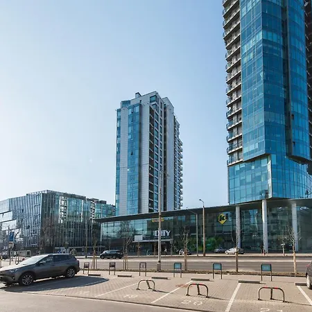 Apartment Cohost I 2bd Highrise Apt, W-balcony & Airconditioning, Great Views *