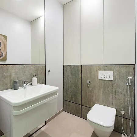 Apartamento Cohost I 2bd Highrise Apt, W-balcony & Airconditioning, Great Views *